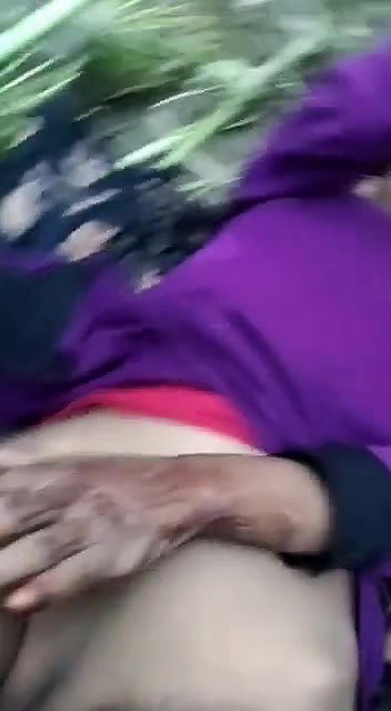 Desi Village Girl Pussy Captured By Lover In Outdoor