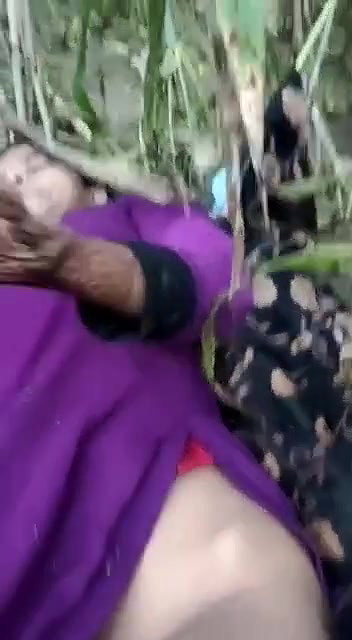 Desi Village Girl Pussy Captured By Lover In Outdoor