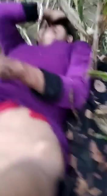 Desi Village Girl Pussy Captured By Lover In Outdoor