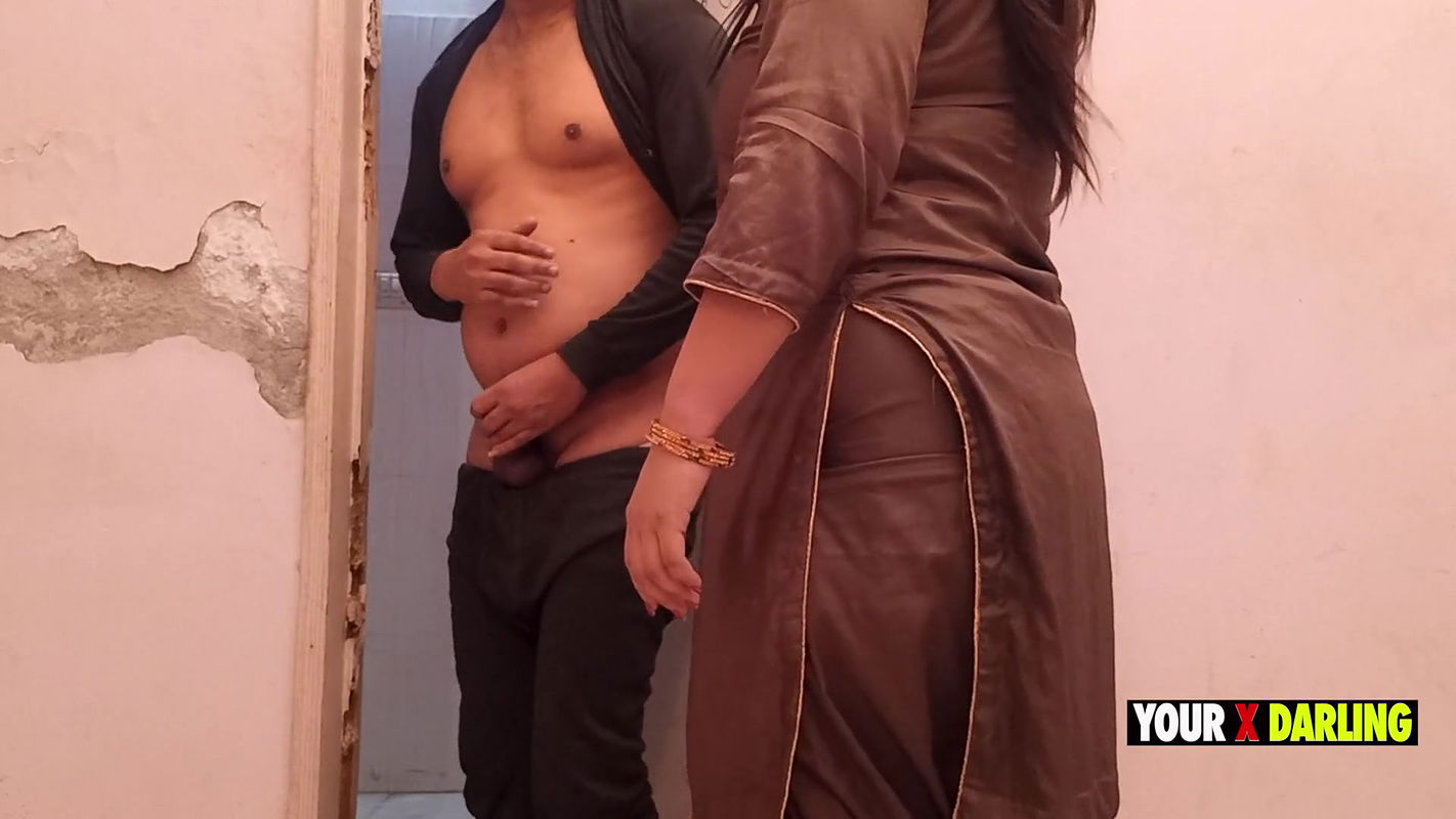 Punjabi Jatti Caught Bihari Masturbate in Her Bathroom and Punish Him