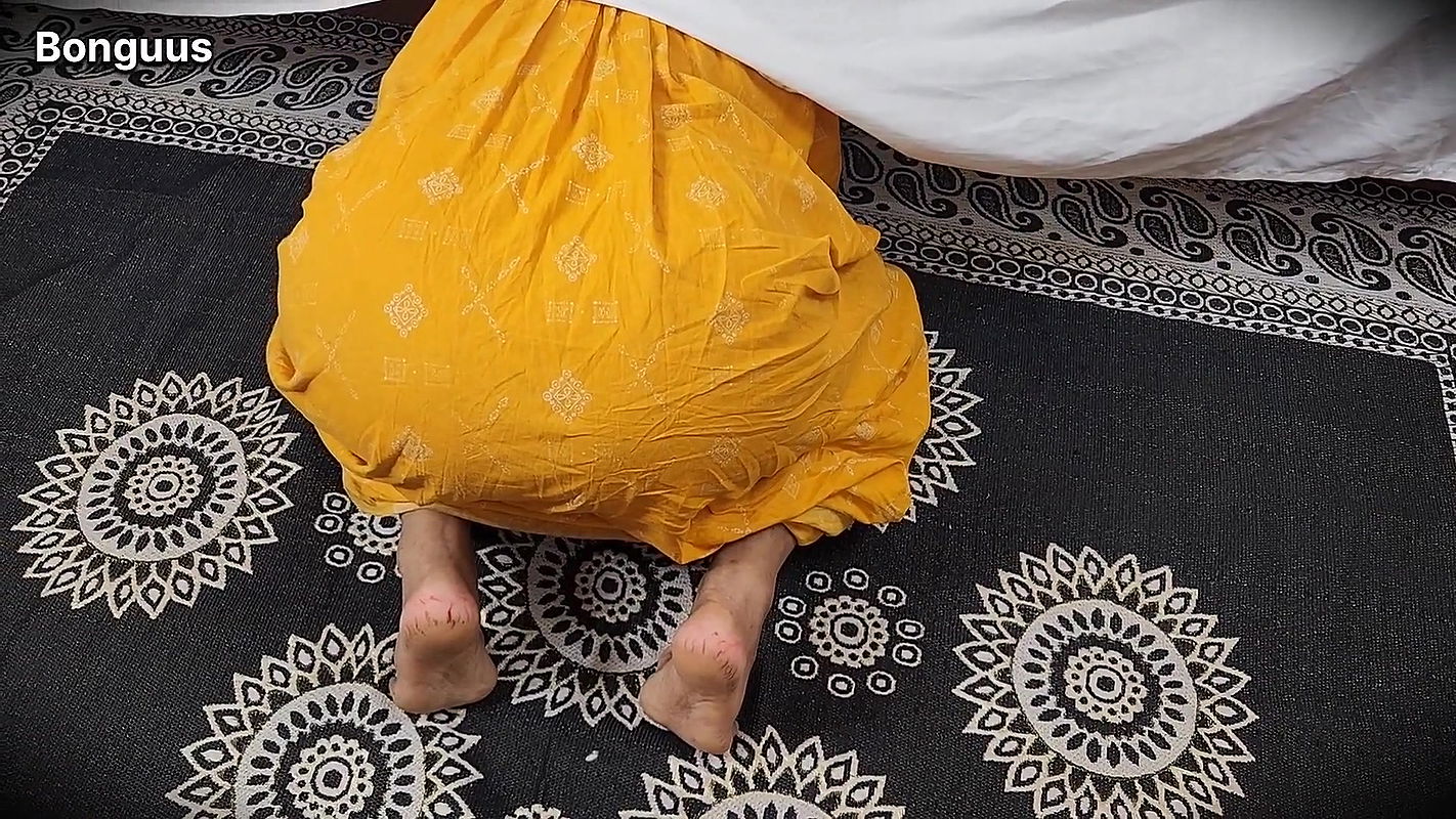 Riya Stuck Under the Bed I Fucked Her Wet Pussy From the Back