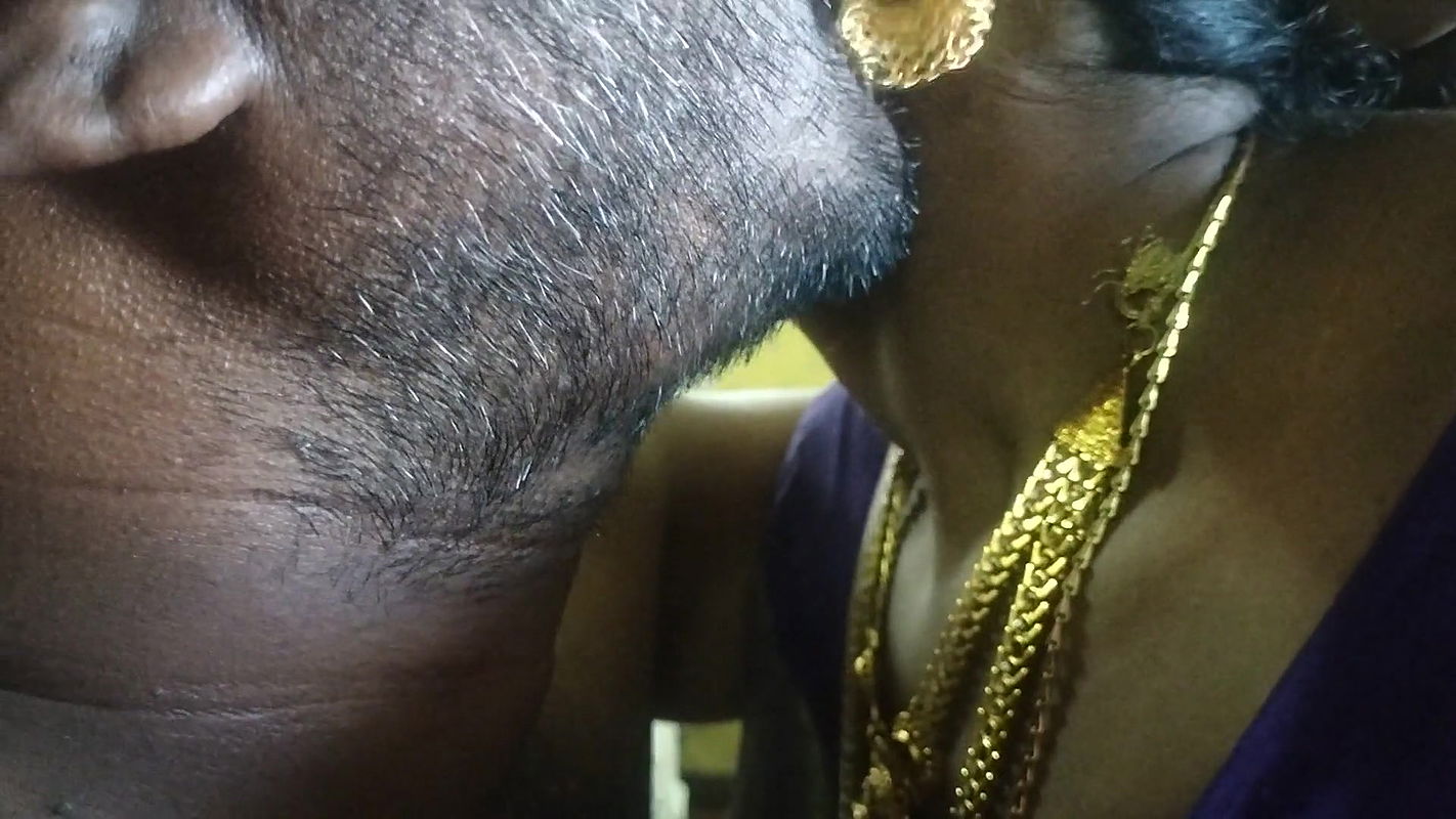 Tamil Couple Liplock Face Lick Boob Show