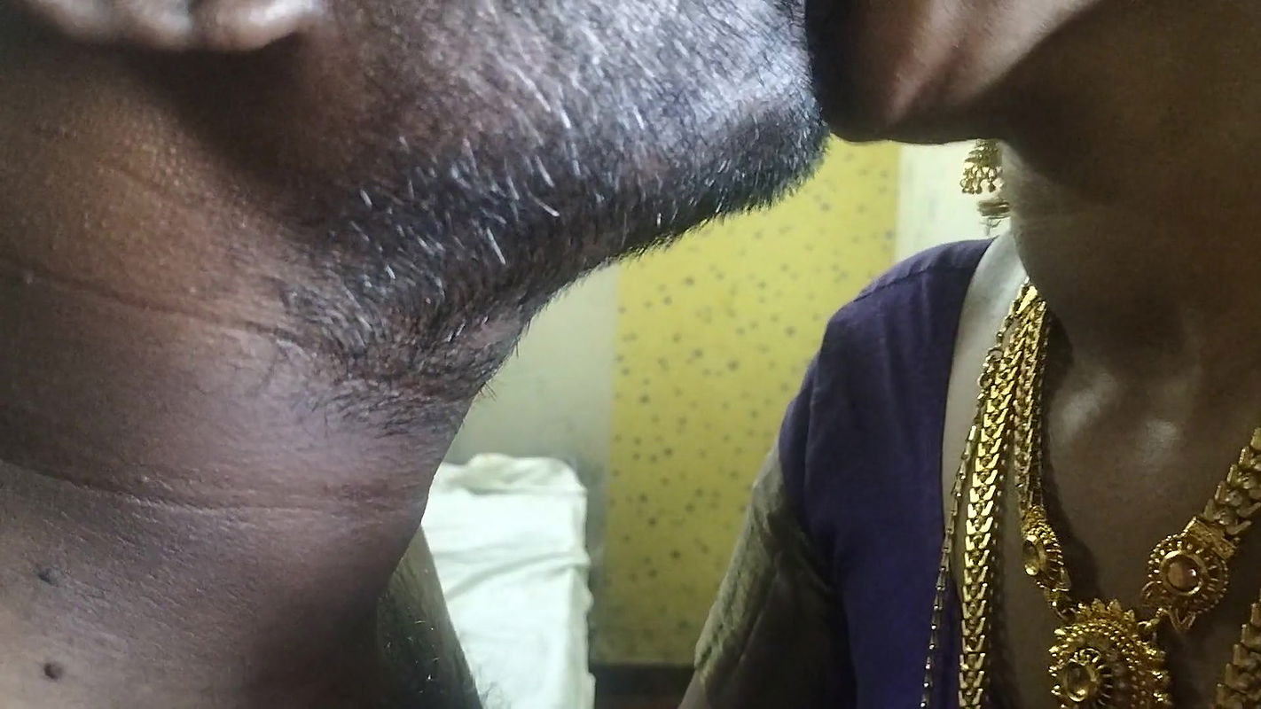 Tamil Couple Liplock Face Lick Boob Show