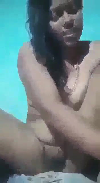 Horny Bhabi Fingering