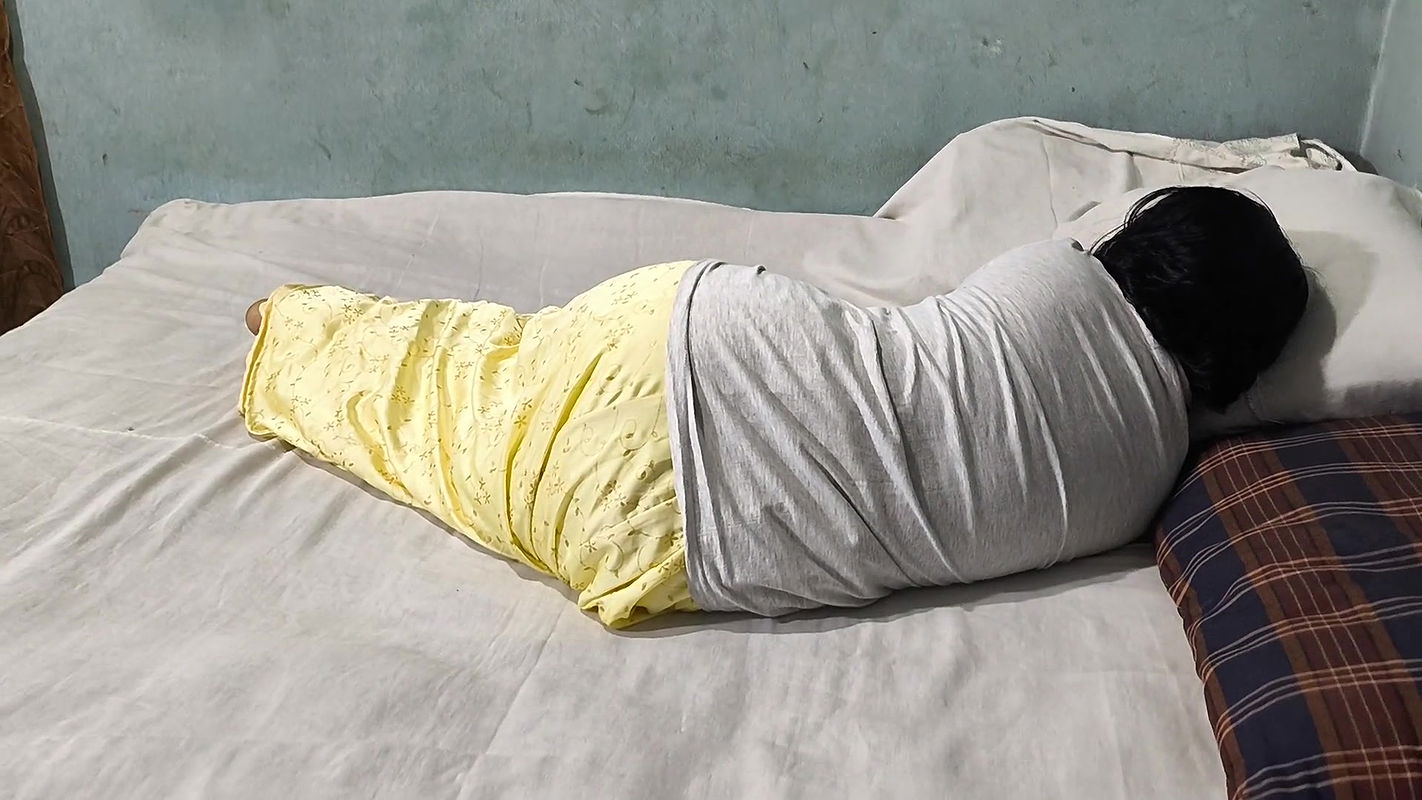 I see my aunty looking very sexy.Then I hugged her and started fucking her in the ass