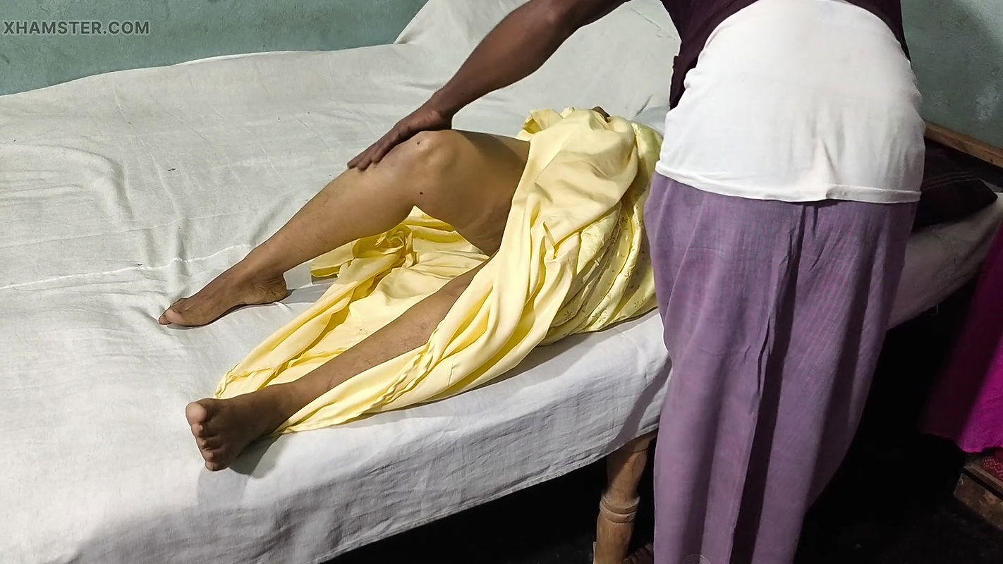 I see my aunty looking very sexy.Then I hugged her and started fucking her in the ass