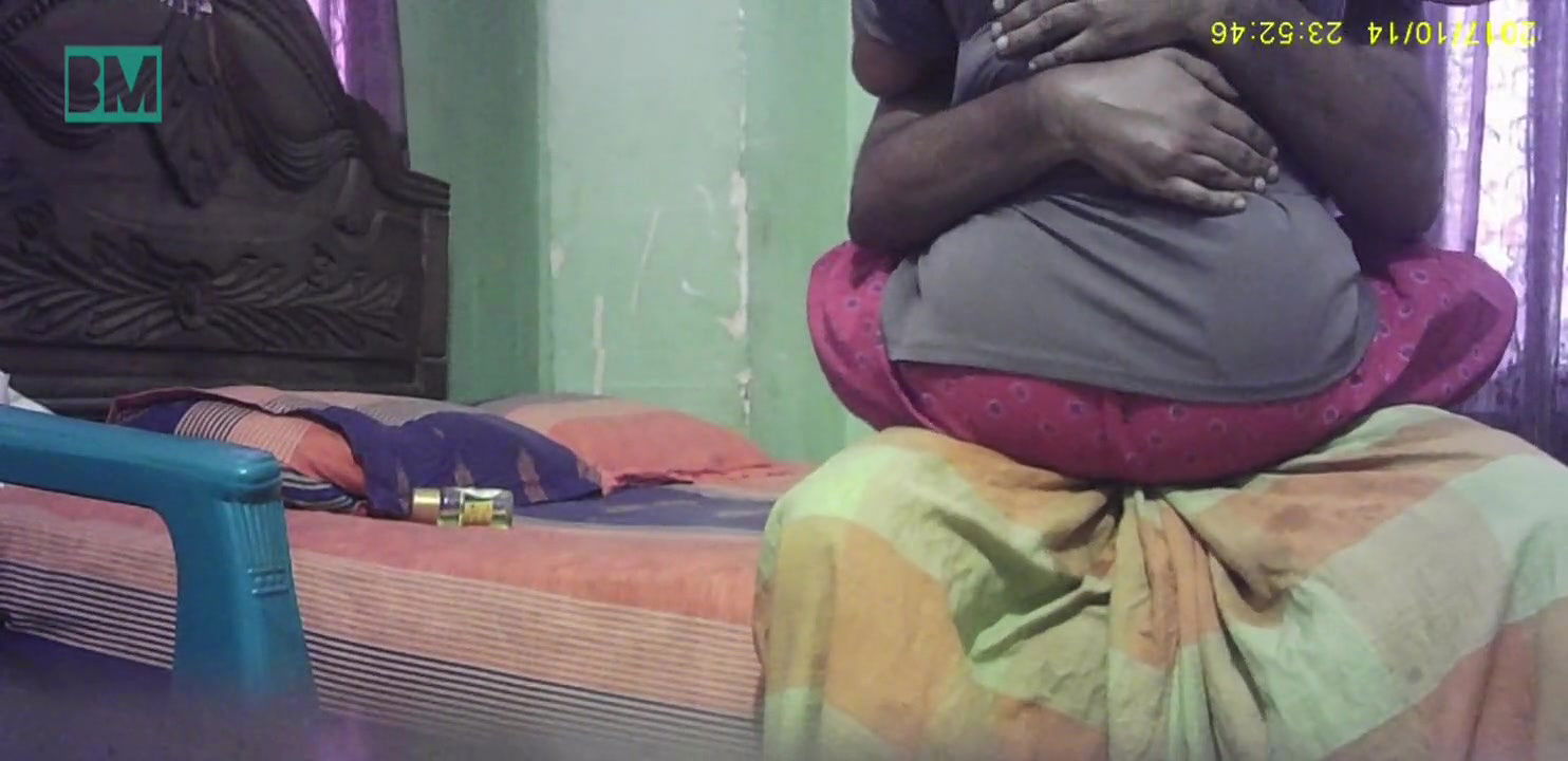 Mommy Got Boobs – Home-made Desi Tits