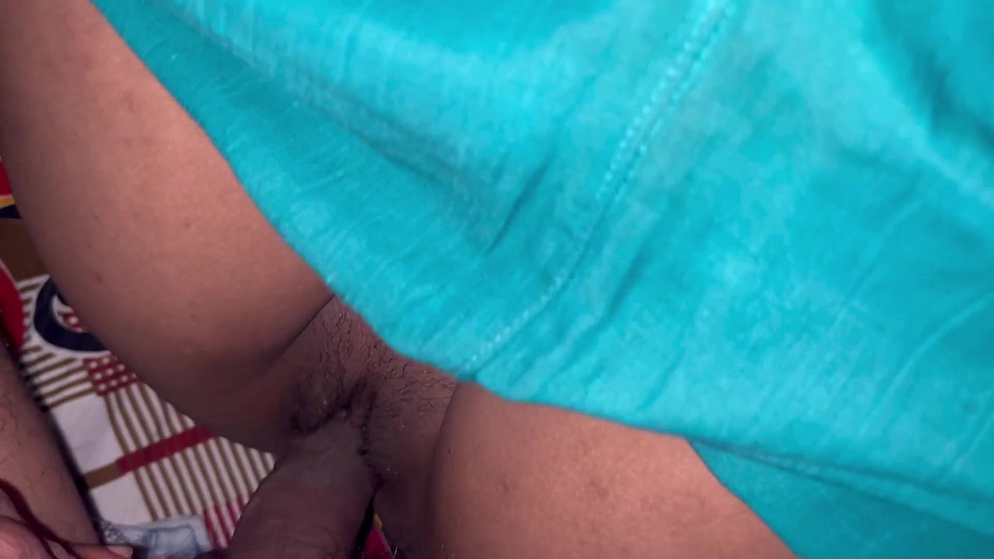 Apni girlfriend ko rat me chudai kar diya