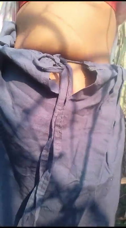 desi bhabhi ko ganne ki khet me chudai kiya