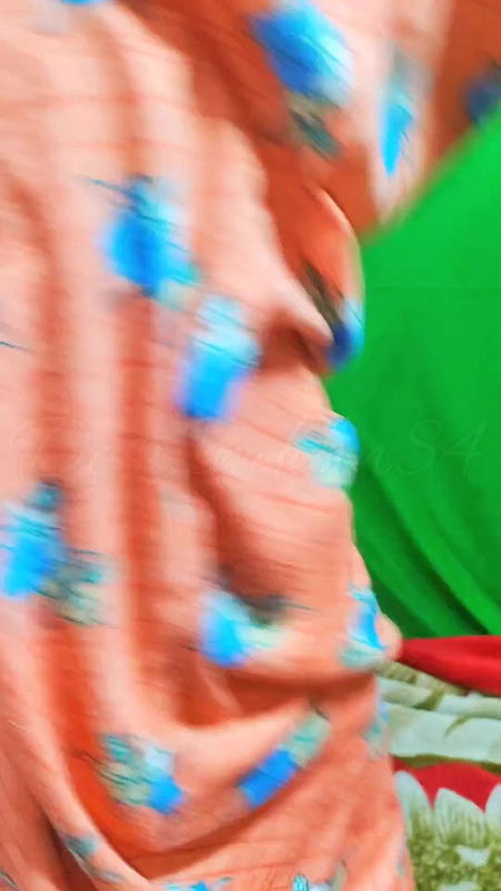 Indian Hot Bhabhi ? saree change – in hindi video