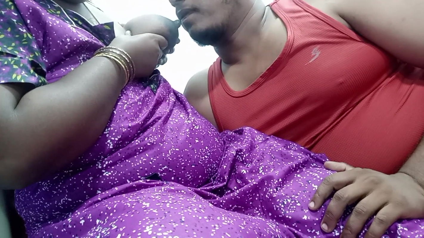 Tamil wife’s boobs Sucked Milk with Great Pleasure