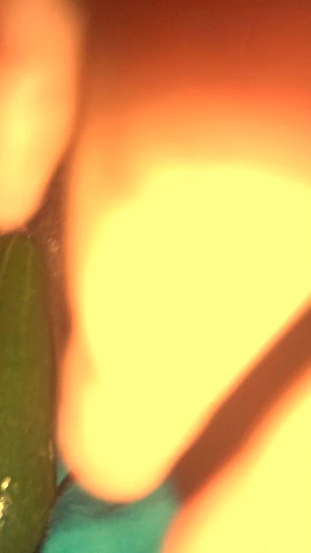 Desi ki choot ka paani nikal raha hai