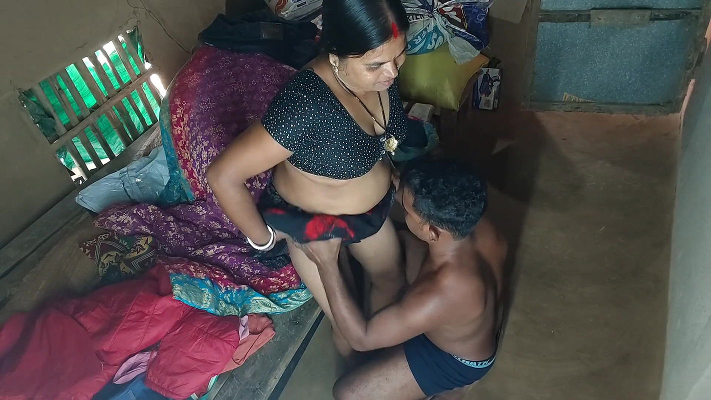 kissed my pussy, fucked me naked, enjoyed it India village style xxx videos