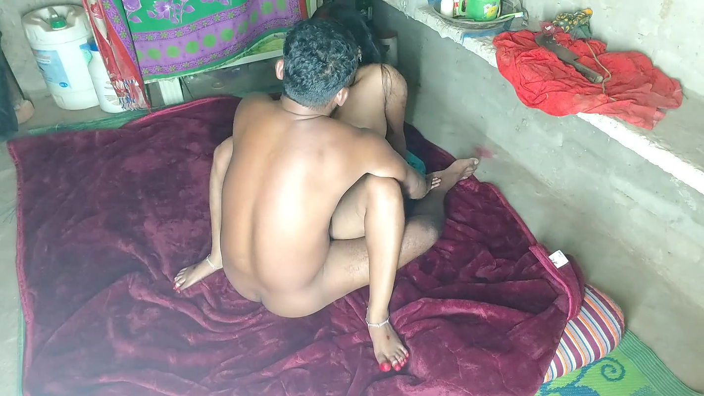 Neighbor’s sexy hot aunty got naked and fucked desi style fucking