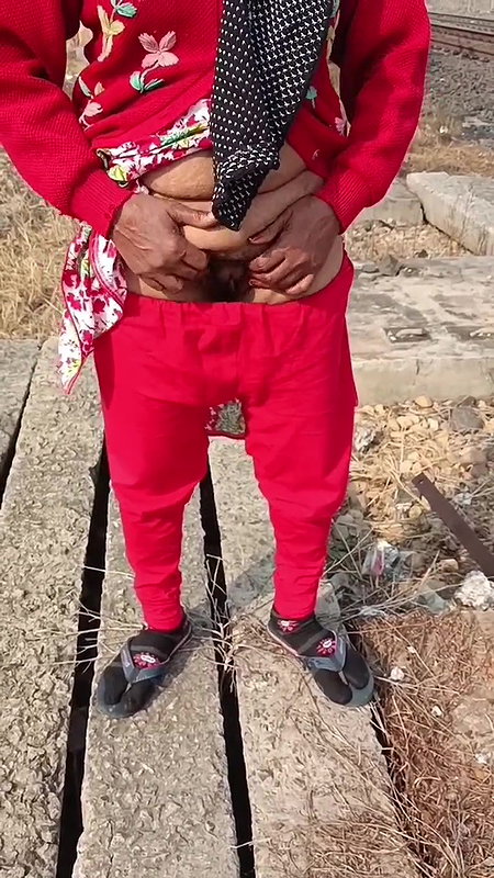 nomita bhabhi Peeing outdoors