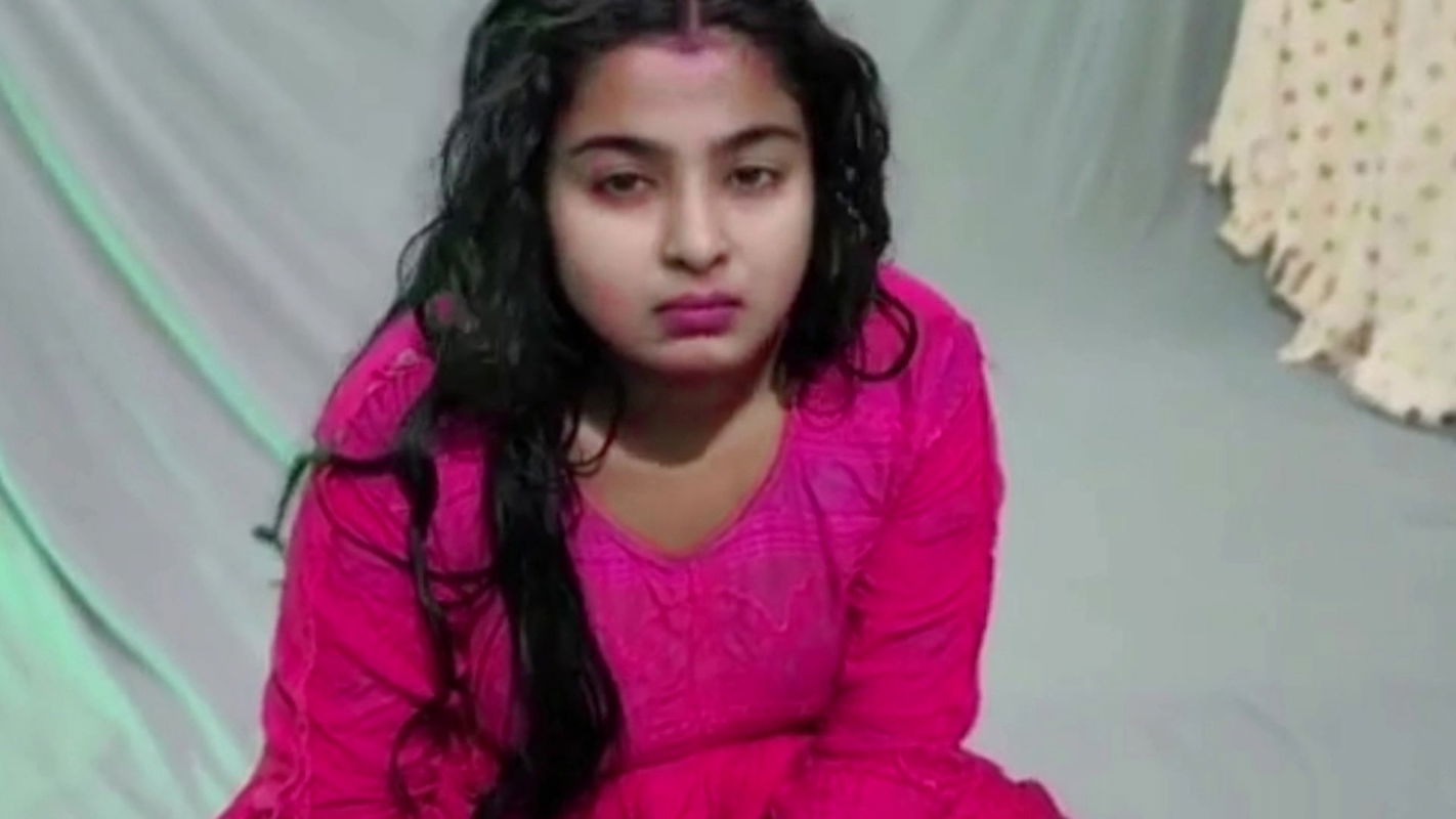 Step Sister and stepbrother shared bed and Hard Rough Fuck – Hindi Audio