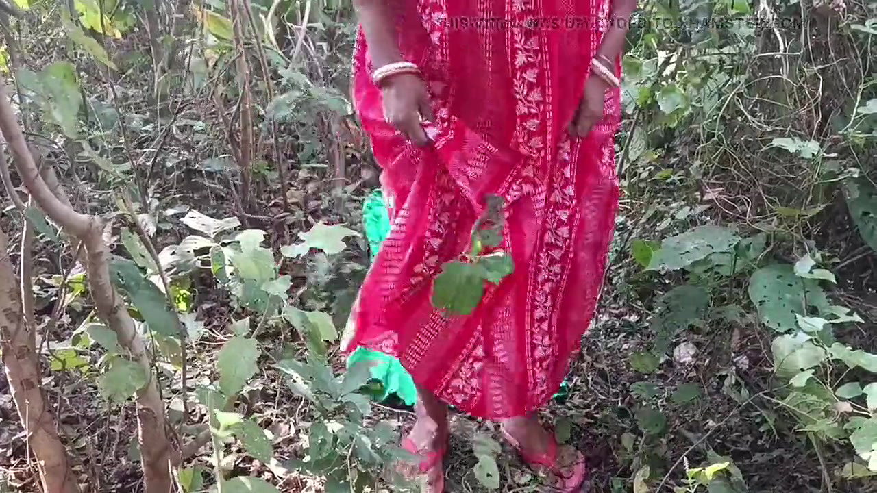 Village Nomita bhabhi fingerings outdoors