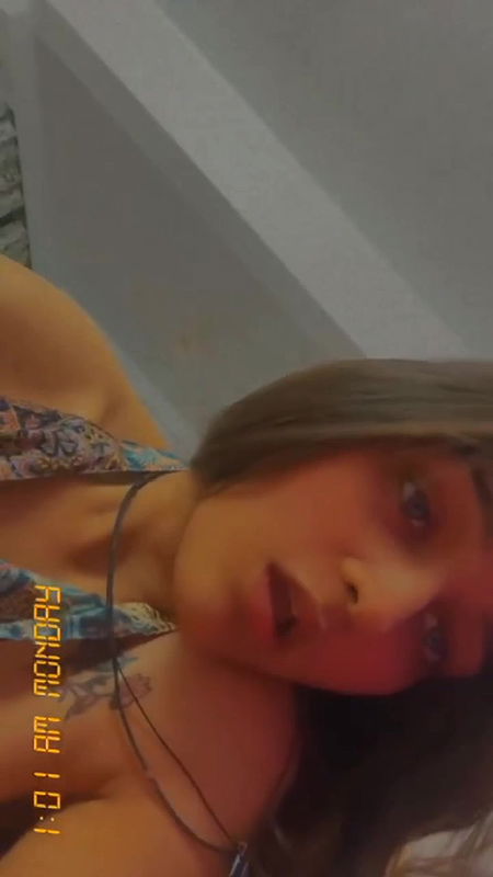 Isha Modi Boobs Show – App Content