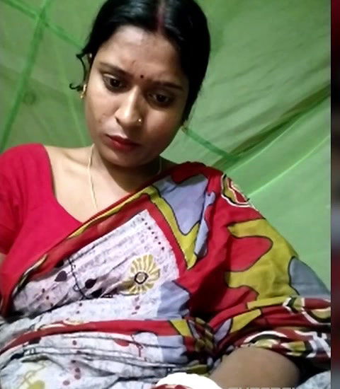 HORNY NAUGHTY BHABHI SHOWING WONDERFUL FIGURE