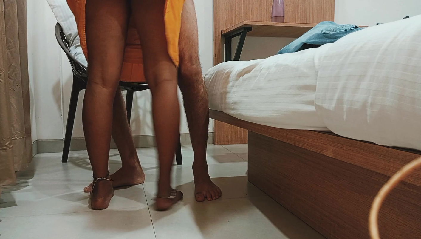 Część 2. Napaleni indyjski sąsiedzi żona trudno jebanie i jęki. Kurwa w stylu pieska