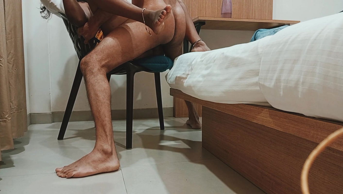 Część 2. Napaleni indyjski sąsiedzi żona trudno jebanie i jęki. Kurwa w stylu pieska