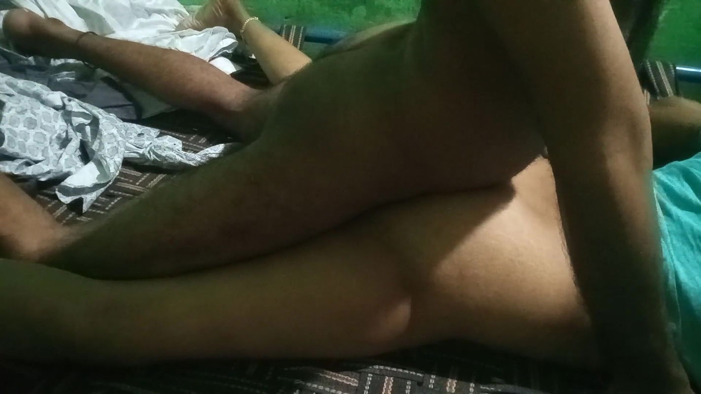 Desi Indian Bihari Bhabhi Was Made to Lay Upside Down and Get Fucked