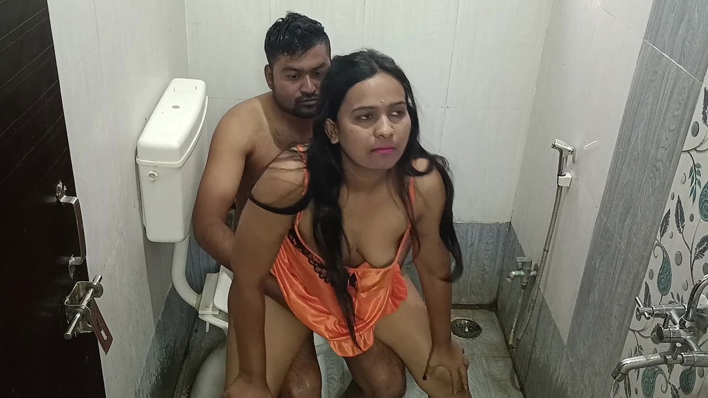 Desi zamężna indyjska para cieszy się jebanie w łazience