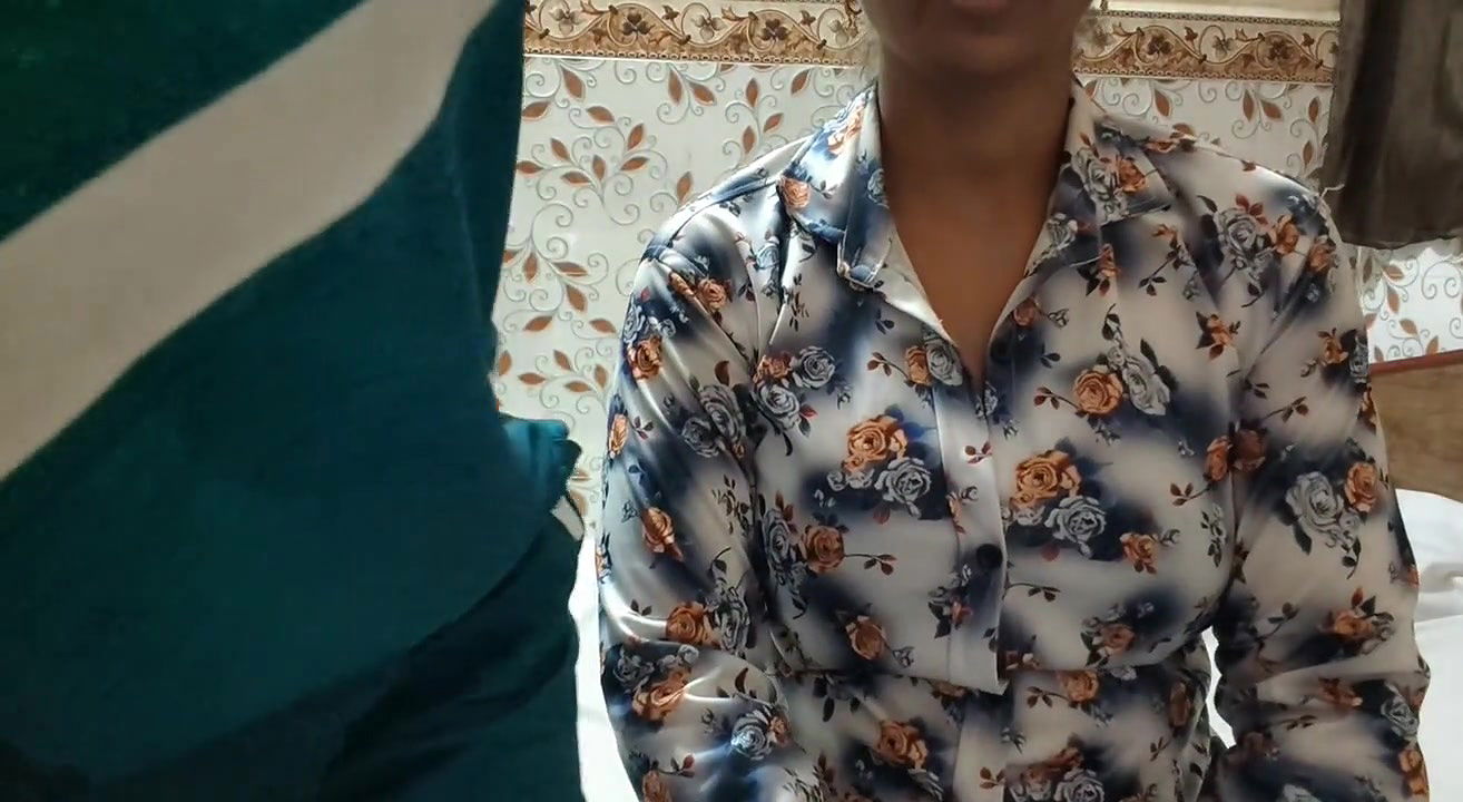 Gorąca romantyczna żona Sarika Pieska seks z mężem