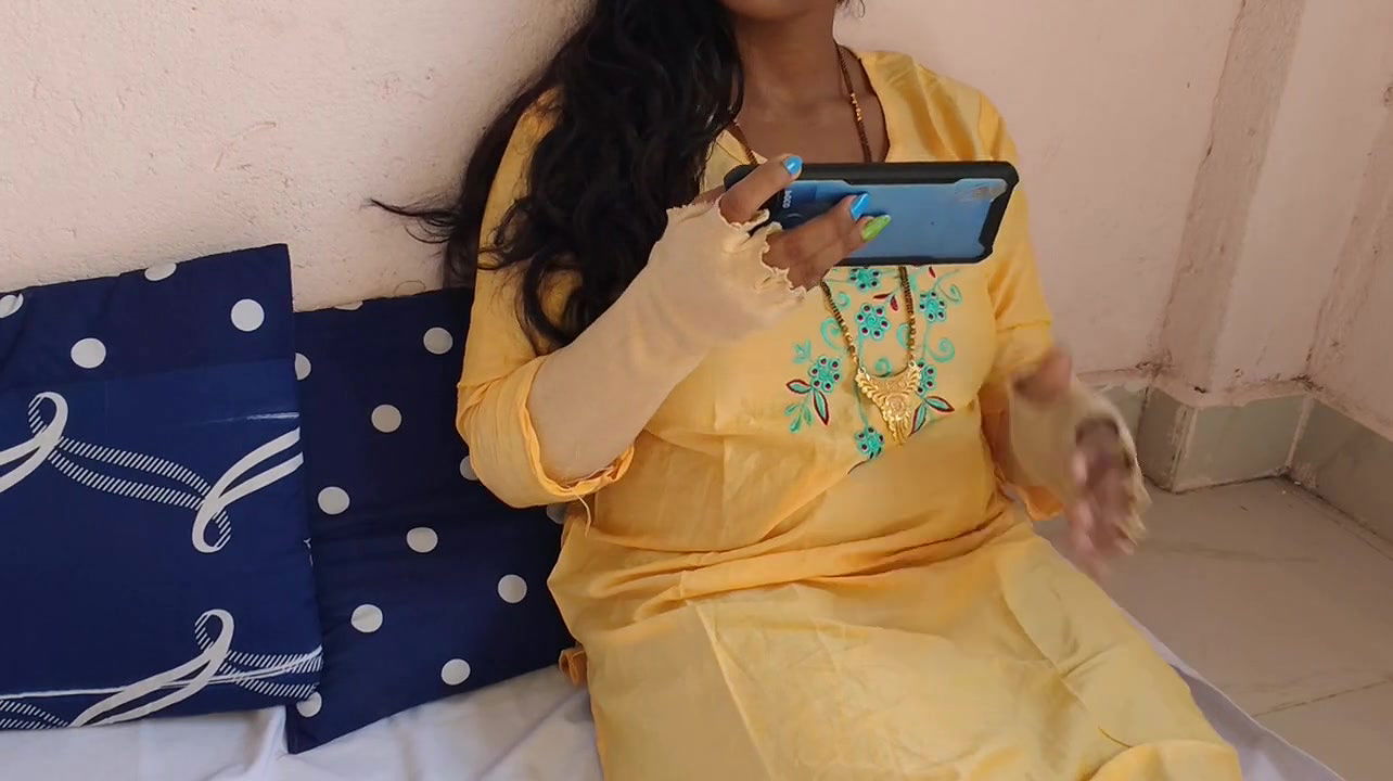 Gorąca seksowna Marathi Sarika ciocia piesek styl seks z bluzką Trailor