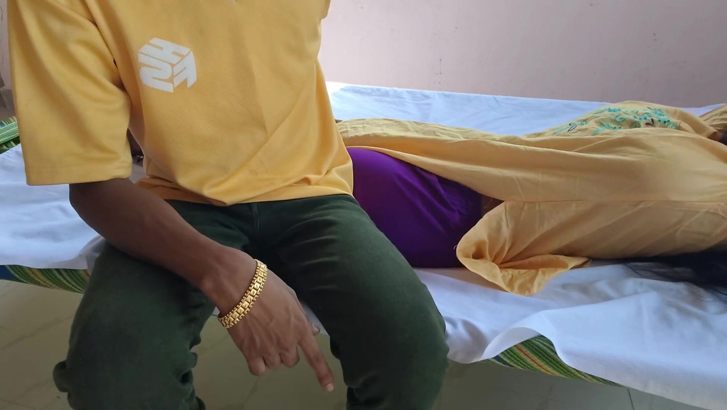 Gorąca seksowna Sarika Bardzo ostry seks na pieska z przyrodnim bratem