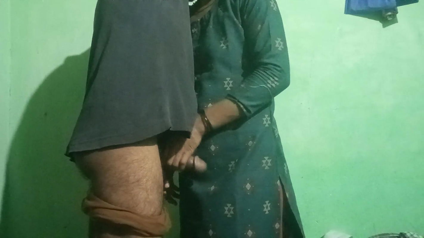 Indian College Girl First Time Outdoor Sex with Boyfriend 2