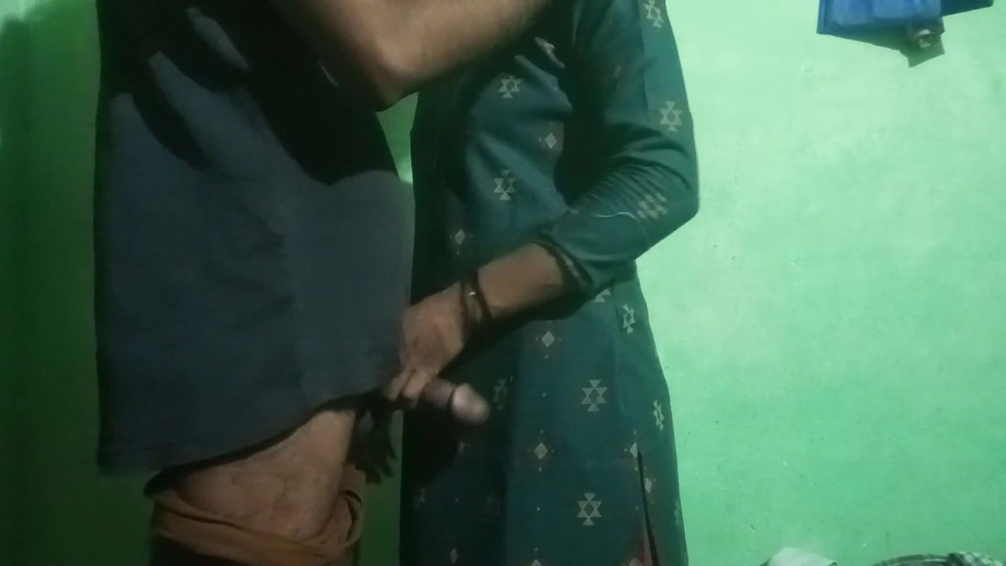 Indian College Girl First Time Outdoor Sex with Boyfriend 2