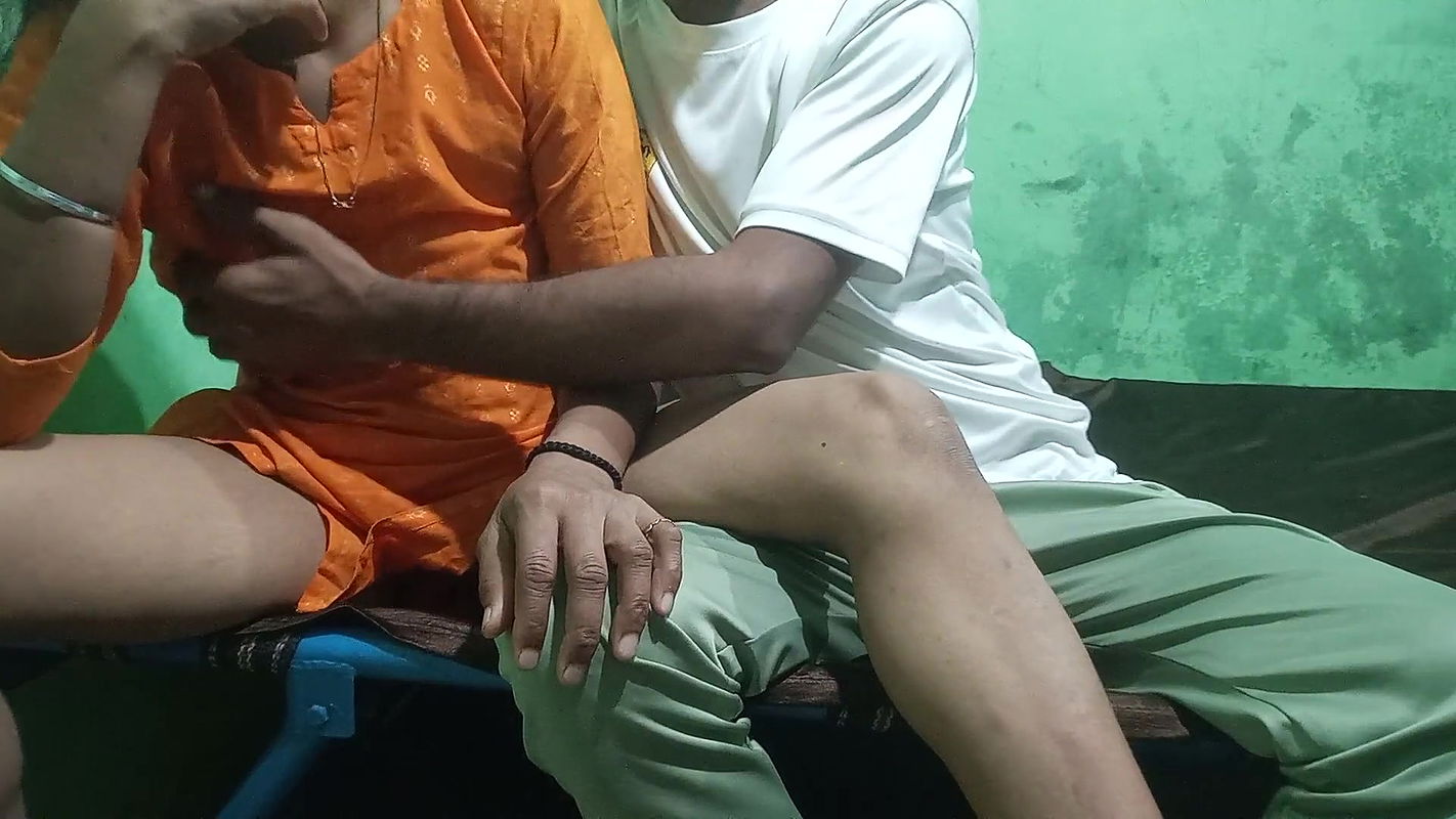 Indian College Girl Sex with His Boyfriend in a Outdoor House