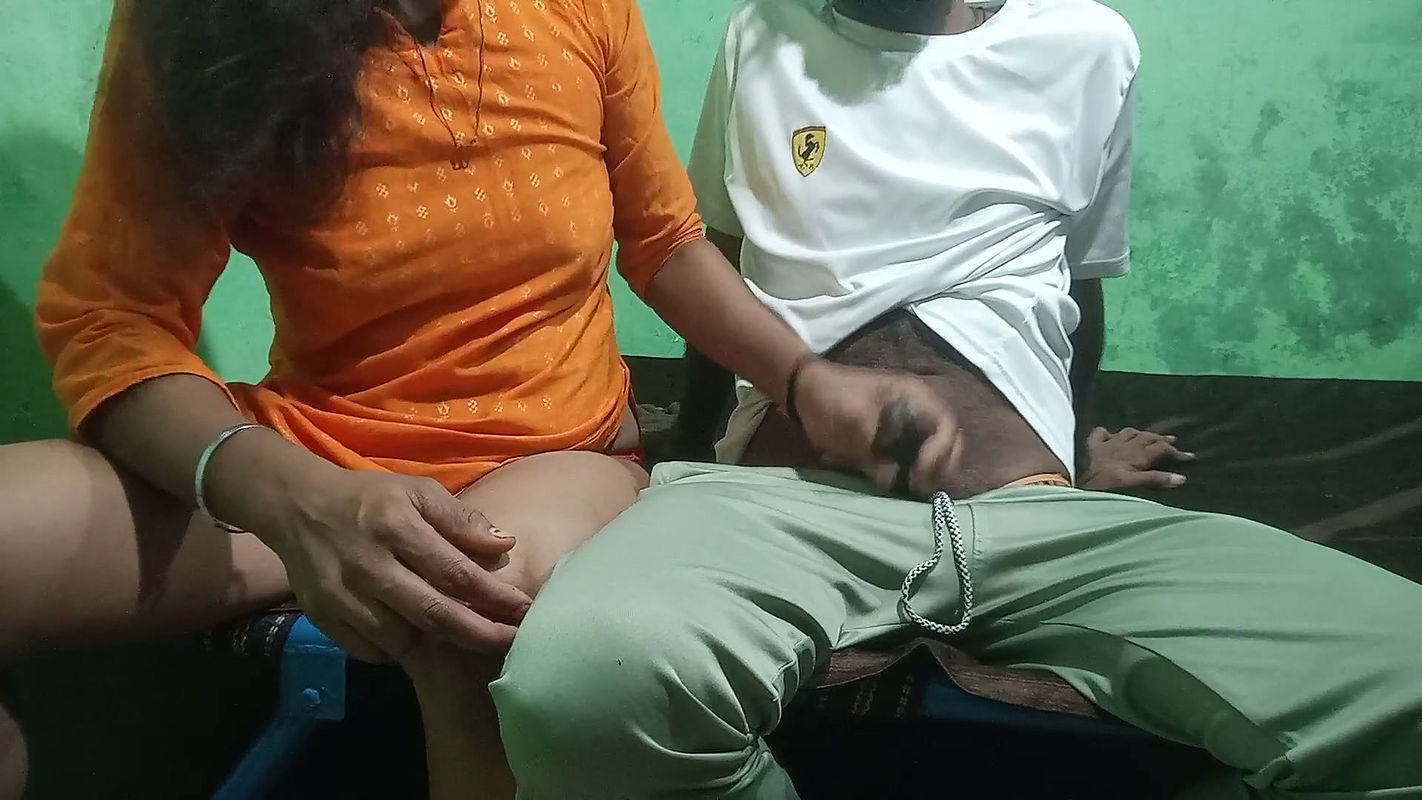 Indian College Girl Sex with His Boyfriend in a Outdoor House