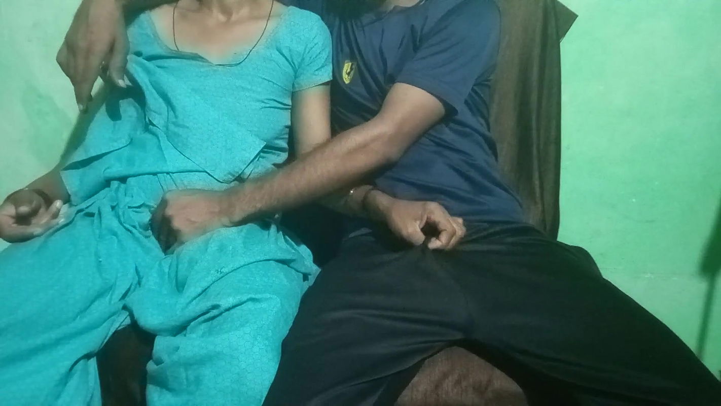 Indian Nurse Suck His Doctor Cock and He Will Give Him Cumshot
