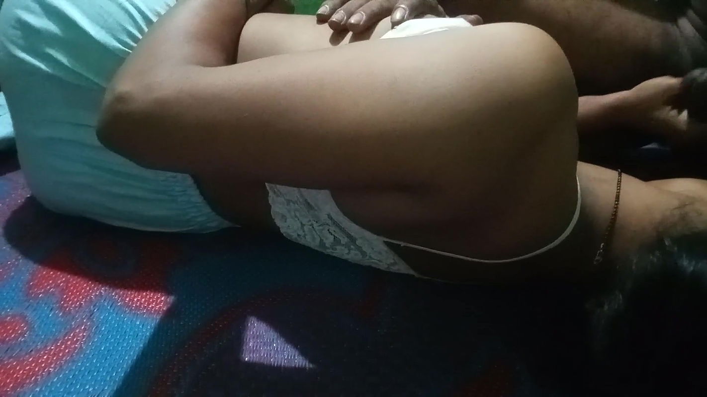 Indian Village Bhabhi Sucked Brother-in-law’s Dick and Fucked Him in the Kitchen