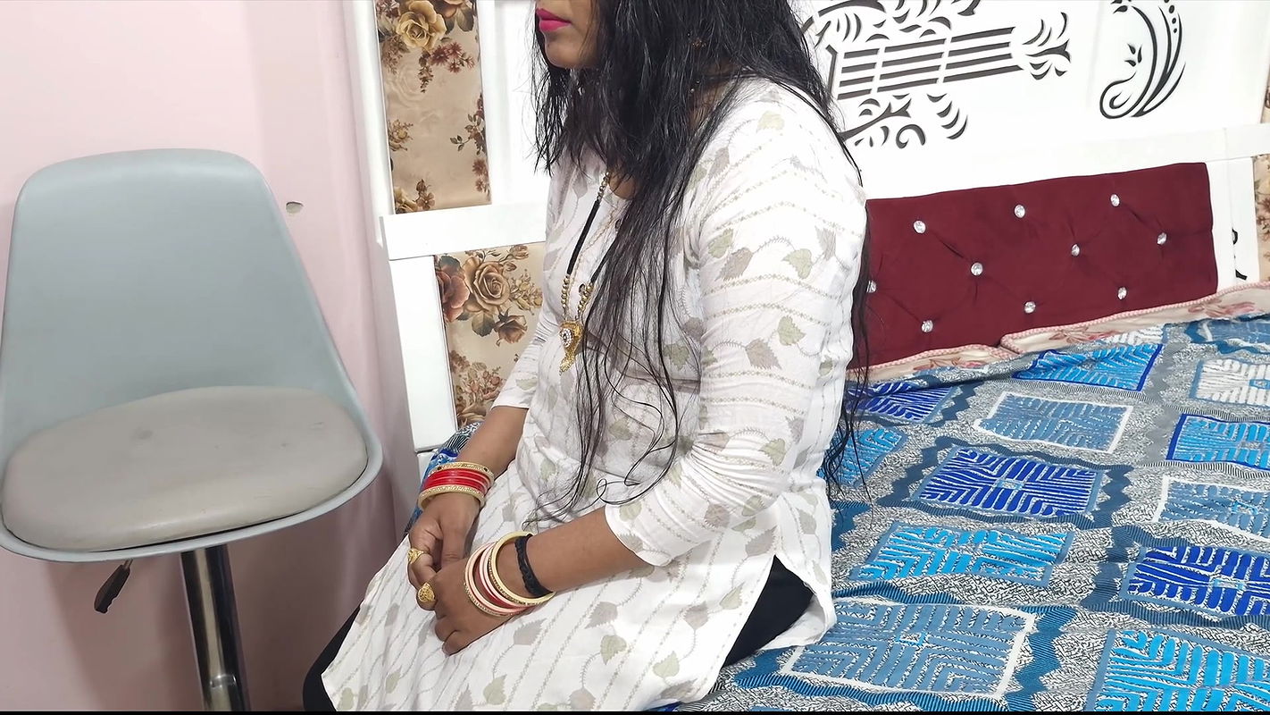 Indyjska ciocia Phuked – sąsiad ciocia przyszedł uzyskać powietrze z klimatyzatora pod pretekstem ciepła i got jej cipki fucked.