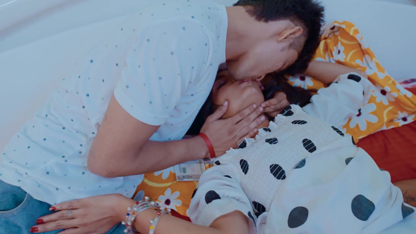 Indyjska gwiazda porno Sanjana Gang Bang Wideo 7inch Ogromny kutas Raj i nowy kulturysta chłopak Hardcore jebanie