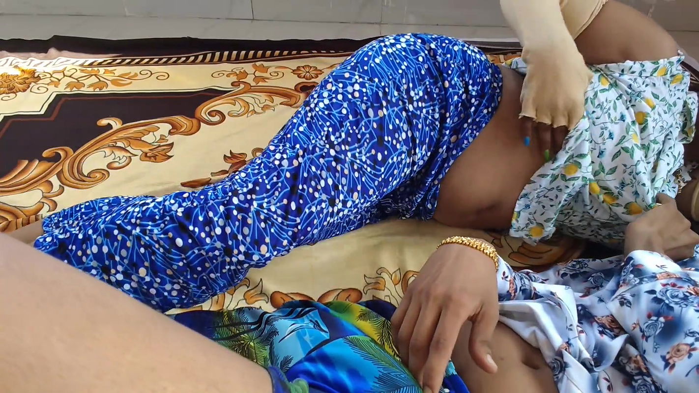 Indyjski mąż uprawia seks z żoną