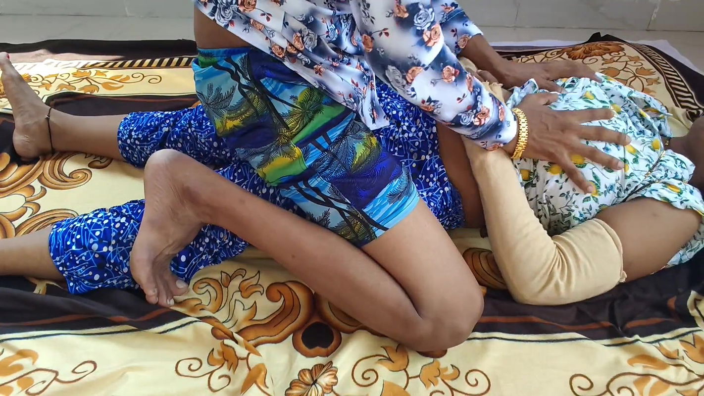 Indyjski mąż uprawia seks z żoną