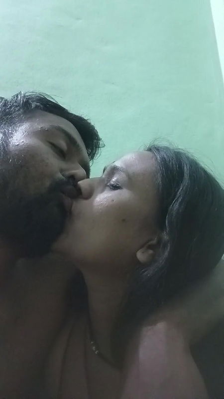 Kavita Vahini lizał ogon z blokadą muzyki