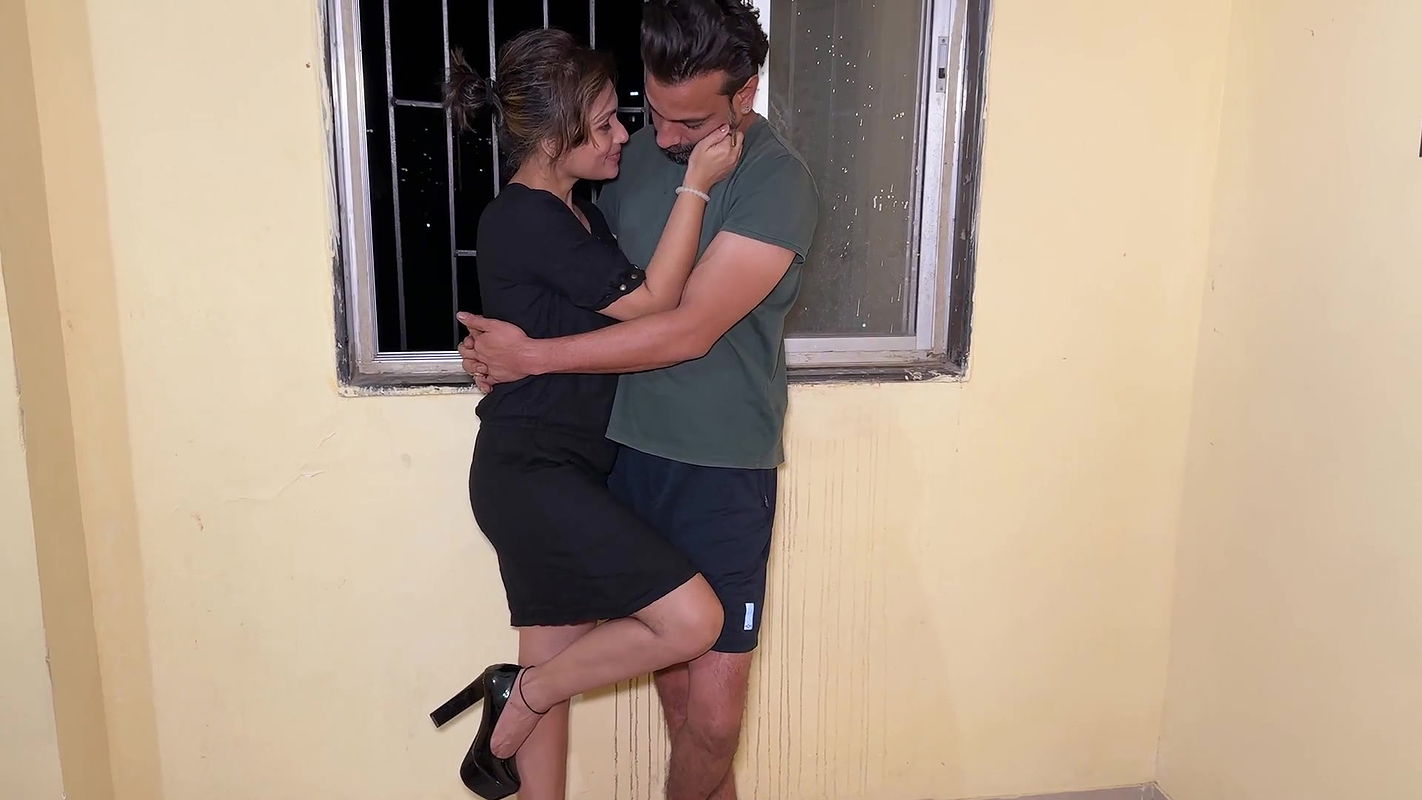 Kiedy ojczymowie wyszli, zadzwonili do dziewczyny w domu