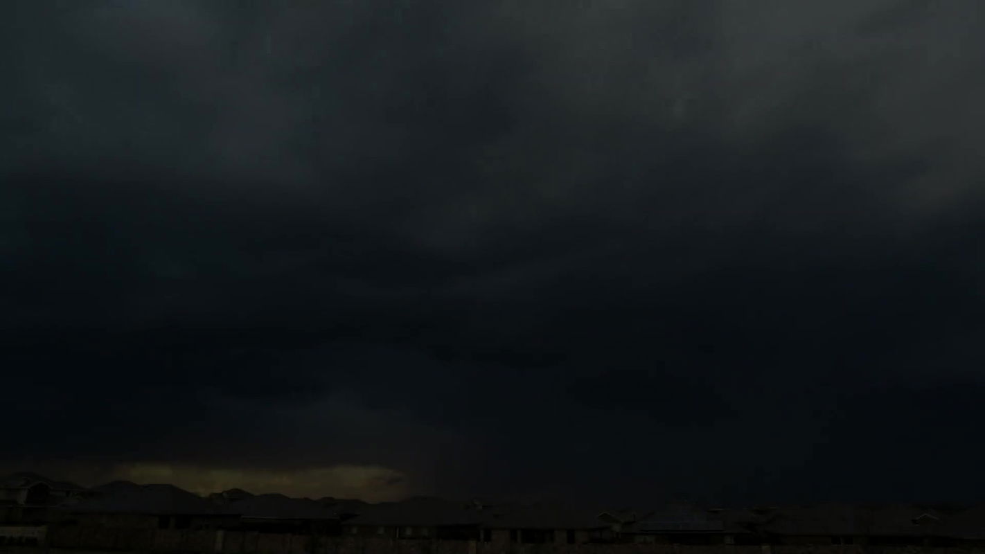 Macocha używa ogromnego tyłka do walić chudego pasierba, Faustina Pierre rucha młodego faceta