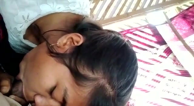 Desi cute girl suck her dick outdoor