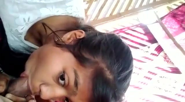 Desi cute girl suck her dick outdoor
