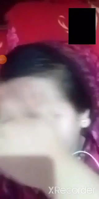 Beautiful Gf Showing And Fingering