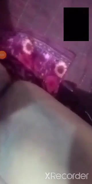 Beautiful Gf Showing And Fingering