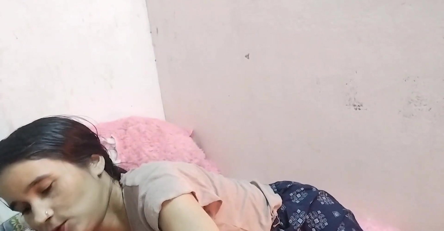 Collage girl ne boyfriend ko video call par boor dikhaya