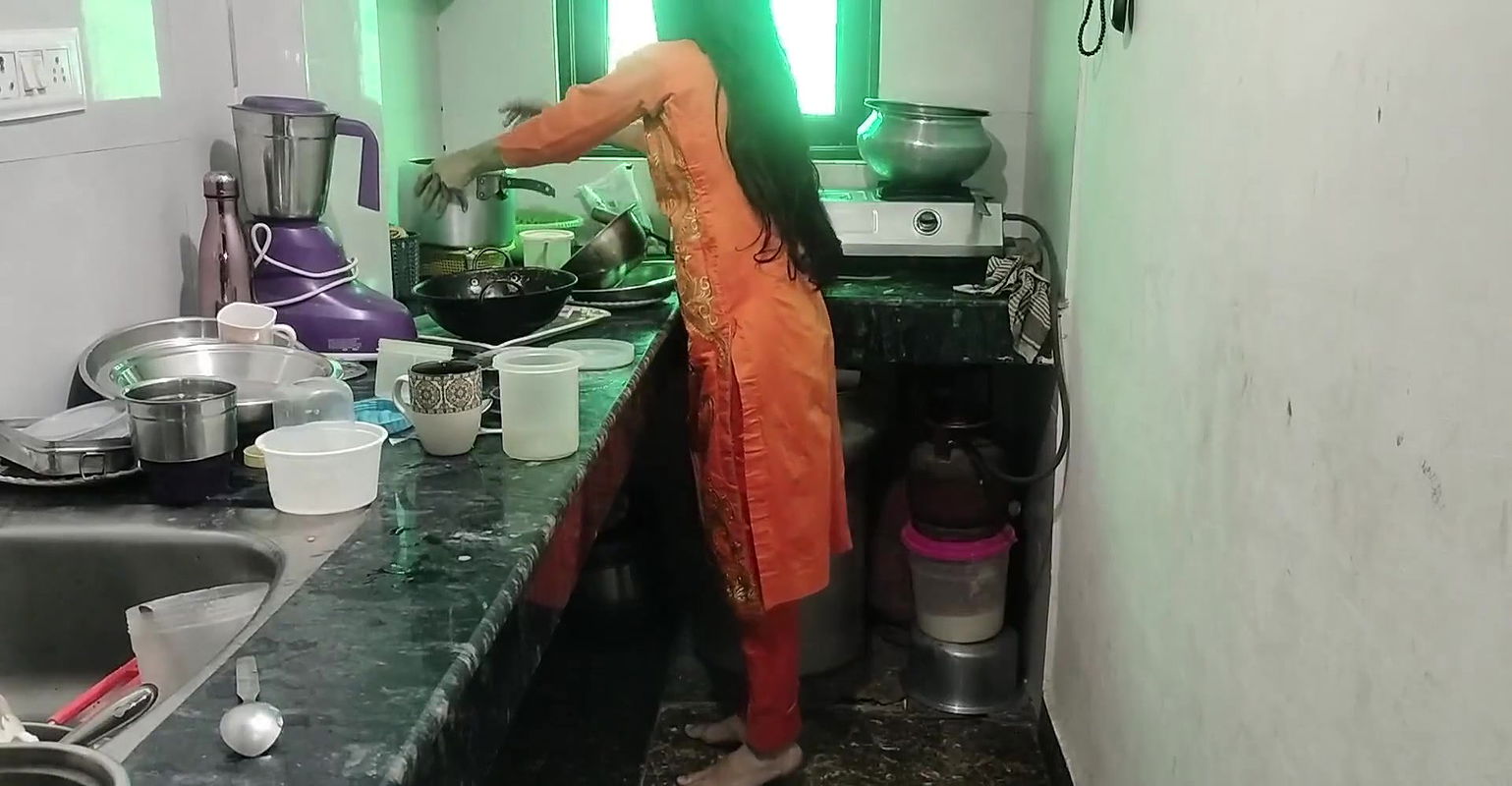 Damad Ji Mat Chodiye Aapki BB Dekh Legi