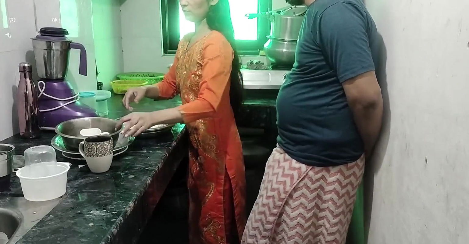 Damad Ji Mat Chodiye Aapki BB Dekh Legi